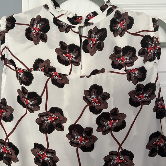 Flowered Blouse - Picture 3 of 3